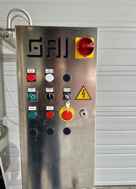 Traubenpresse tipa GAI | Sertisseuse capsuleuse - 3000 Bt/h, Gebrauchtmaschine u Monteux (Slika 5)